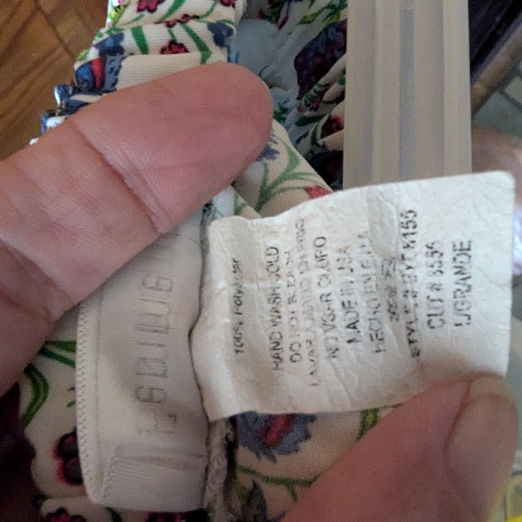 Ces Femme Blue and White Skorts with Floral Pattern - Picture 5 of 6